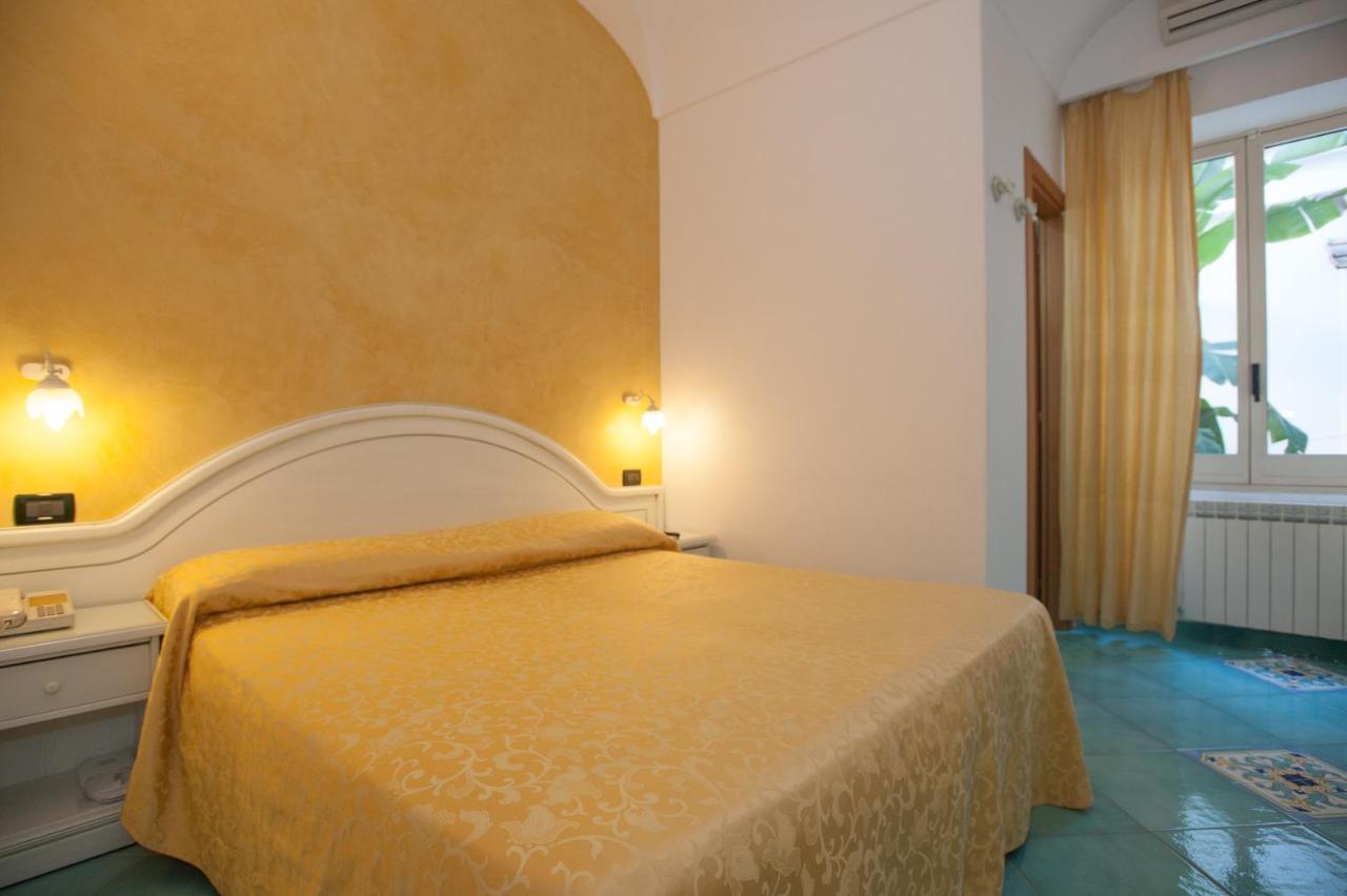 Hotel Villa Sirena - Thermae & Spa Ischia Exterior photo